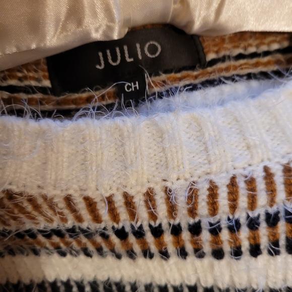 EUC Julio eyelash sweater size S - Picture 3 of 7
